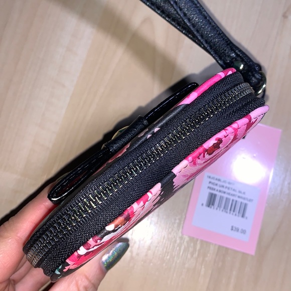 JUICY COUTURE Pick Ur Petal Peek a bow Heart Wristlet - Picture 4 of 7